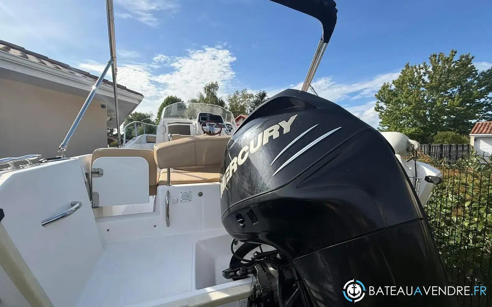 slider 24 Kelt White Shark 228