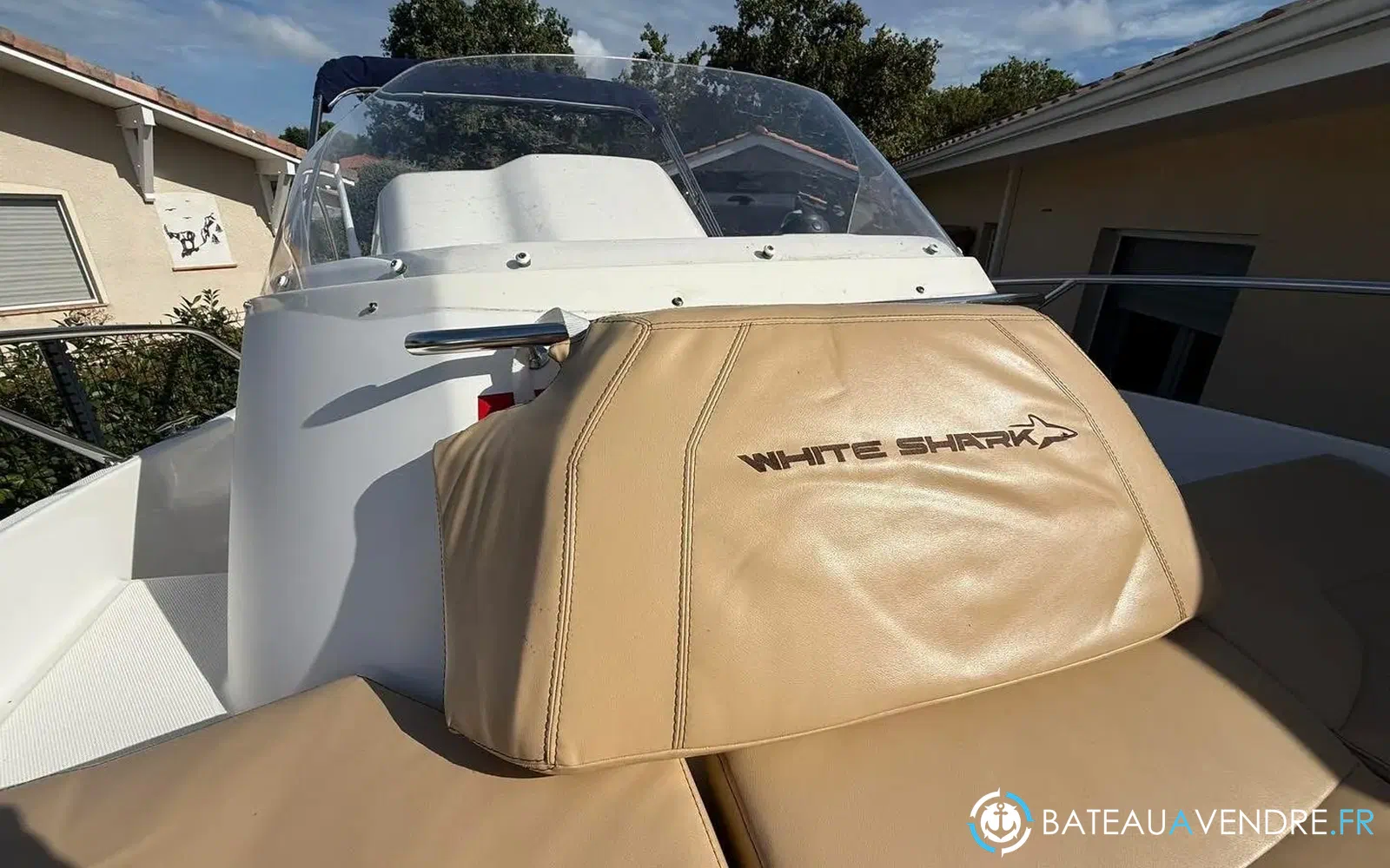 slider 6 Kelt White Shark 228
