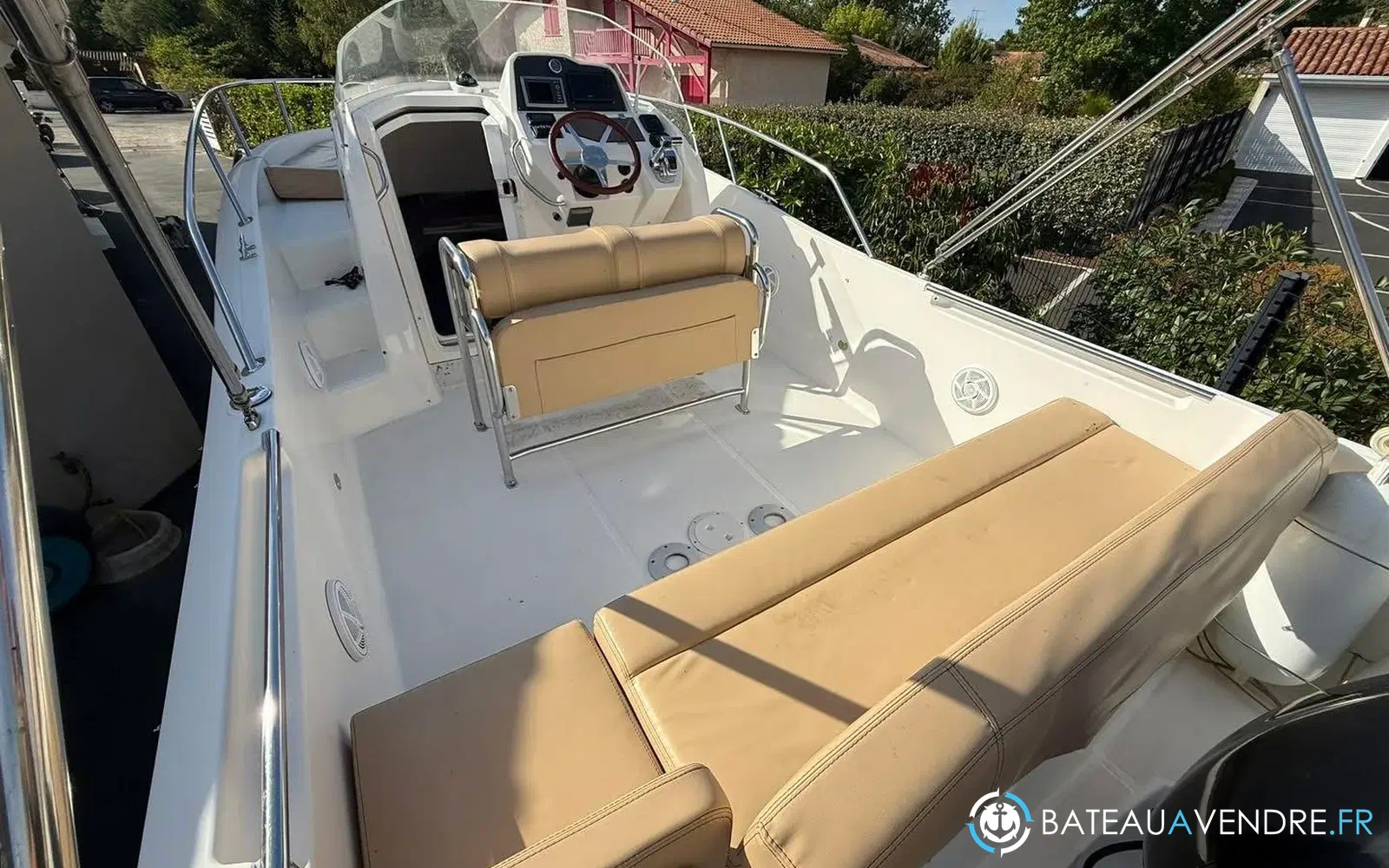 slider 3 Kelt White Shark 228