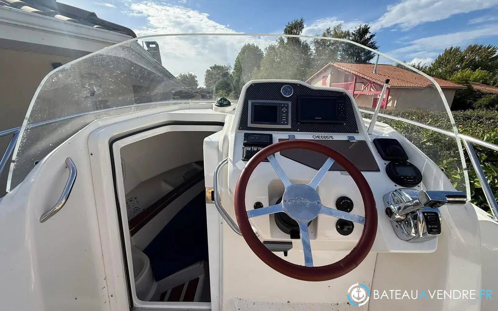 slider 14 Kelt White Shark 228