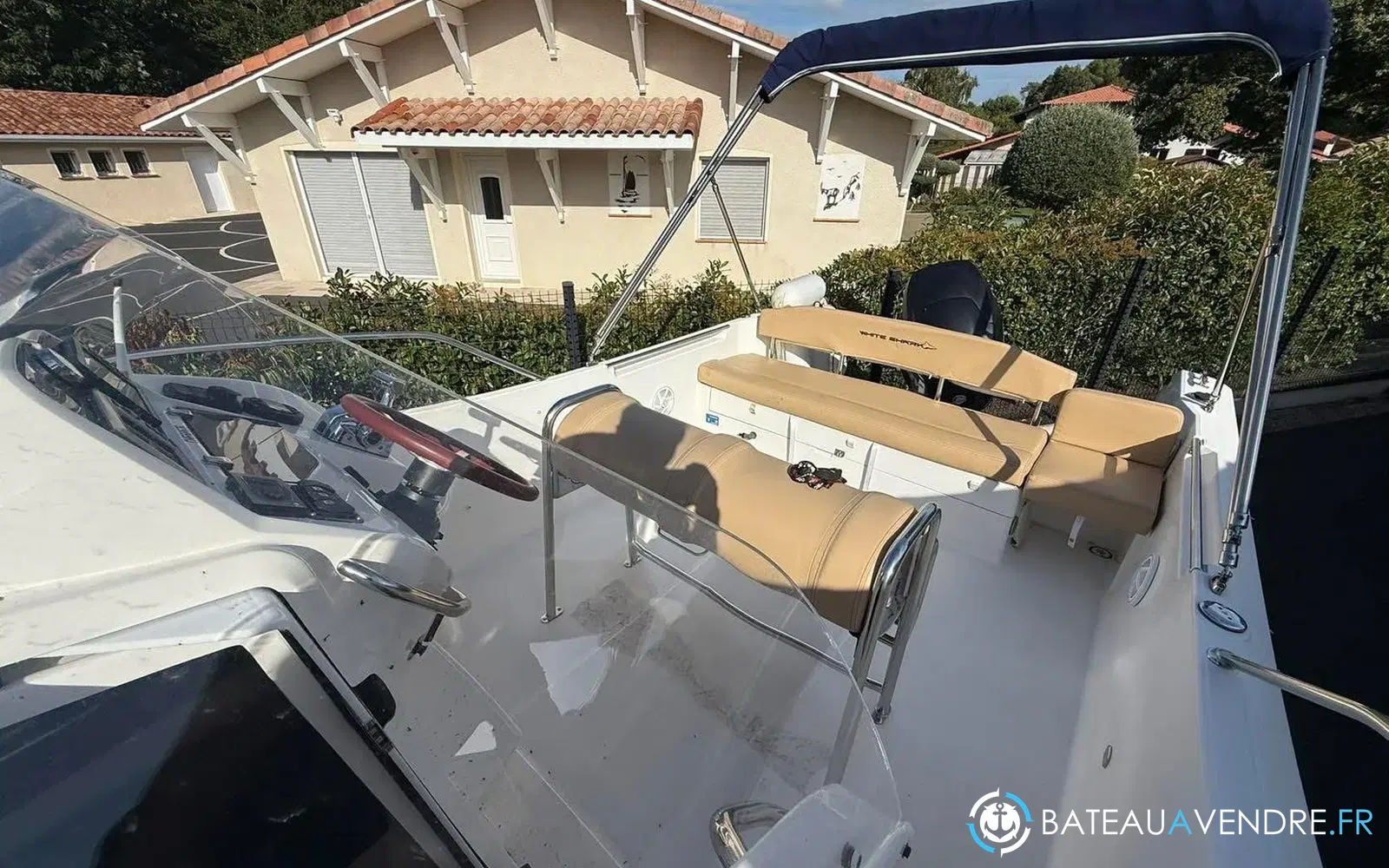 slider 11 Kelt White Shark 228