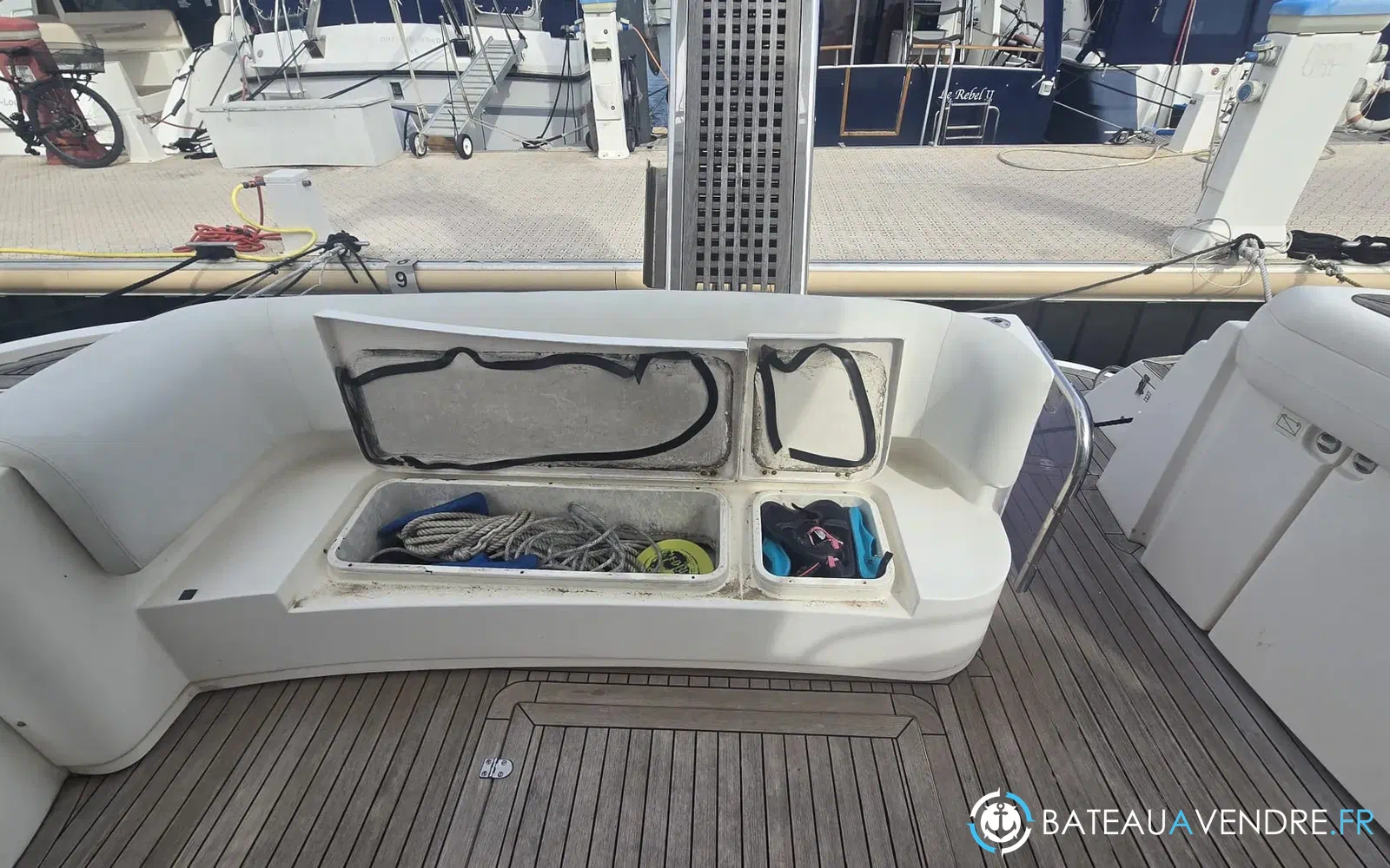 slider 11 Sealine 42.5