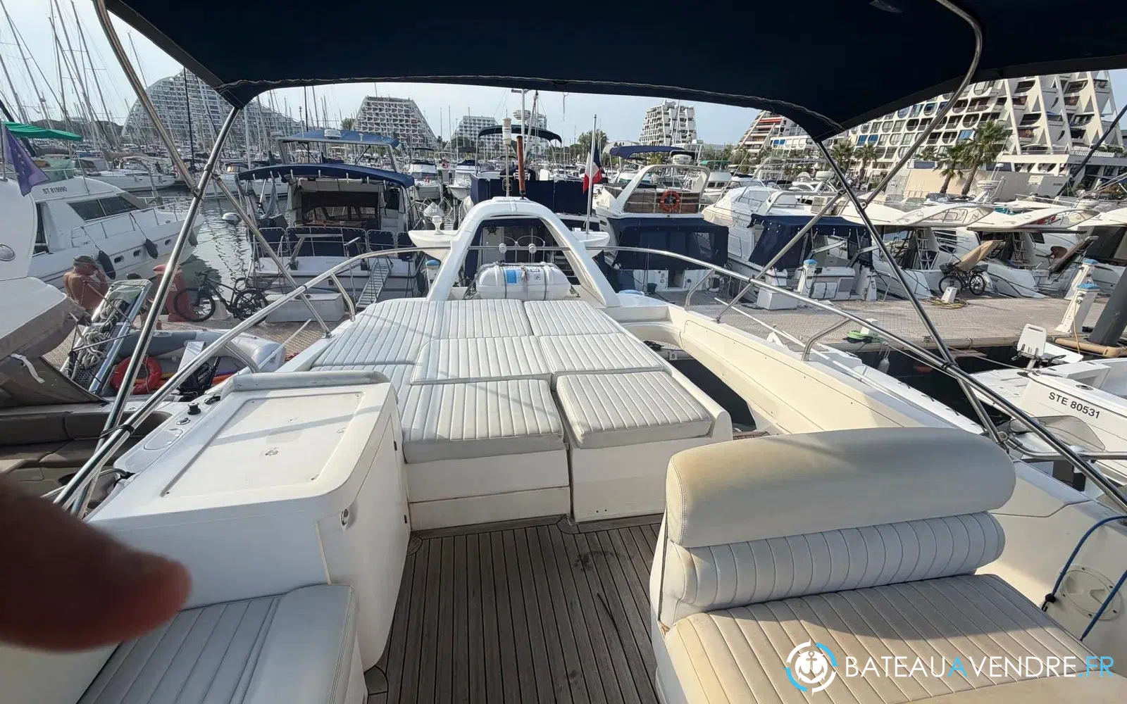 slider 23 Sealine 42.5