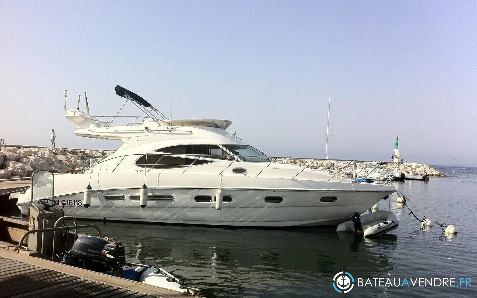 slider 2 Sealine 42.5