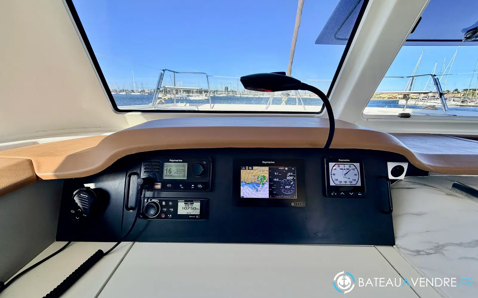 slider 28 Bali Catamarans Catspace