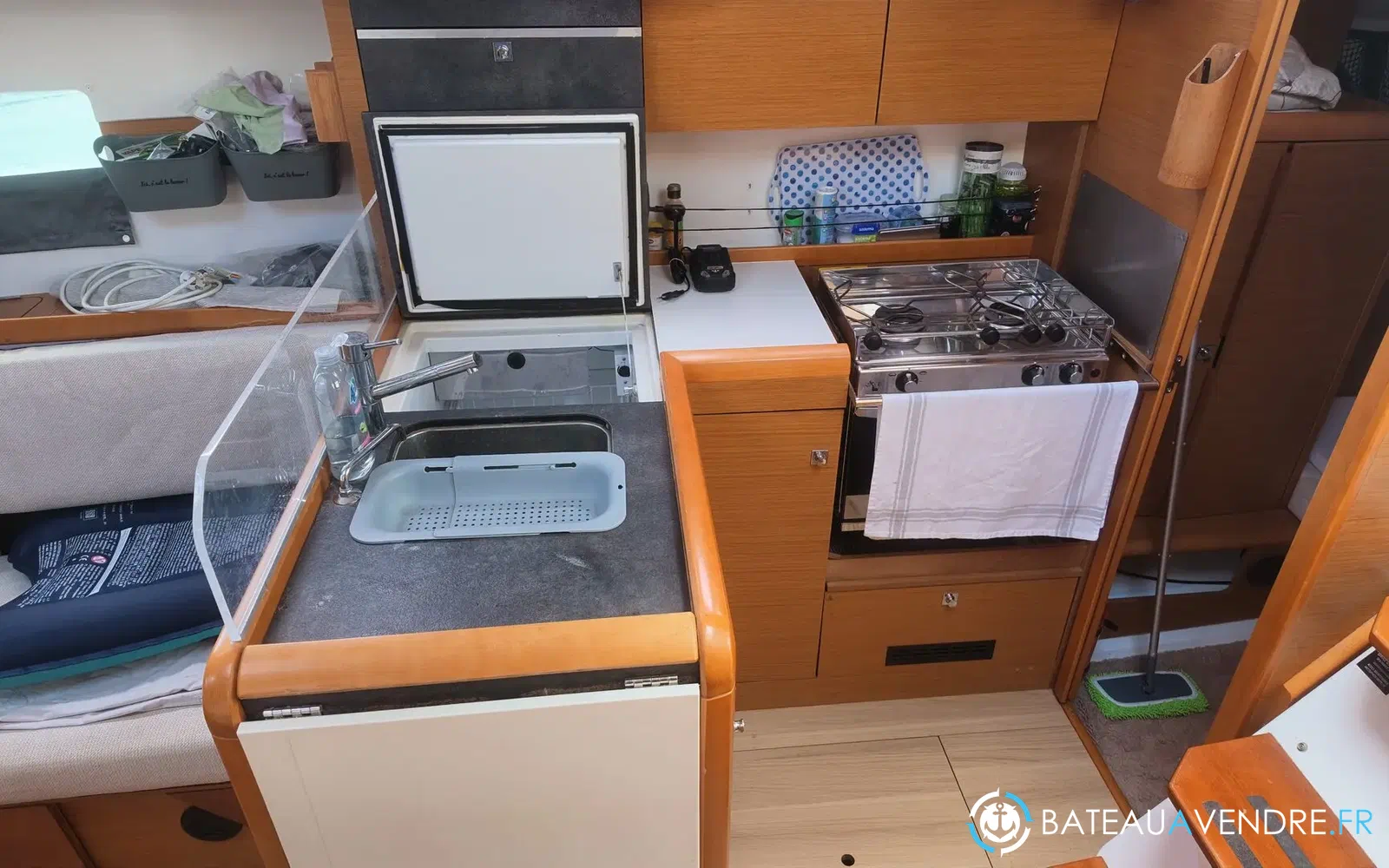 slider 18 Jeanneau Sun Odyssey 349