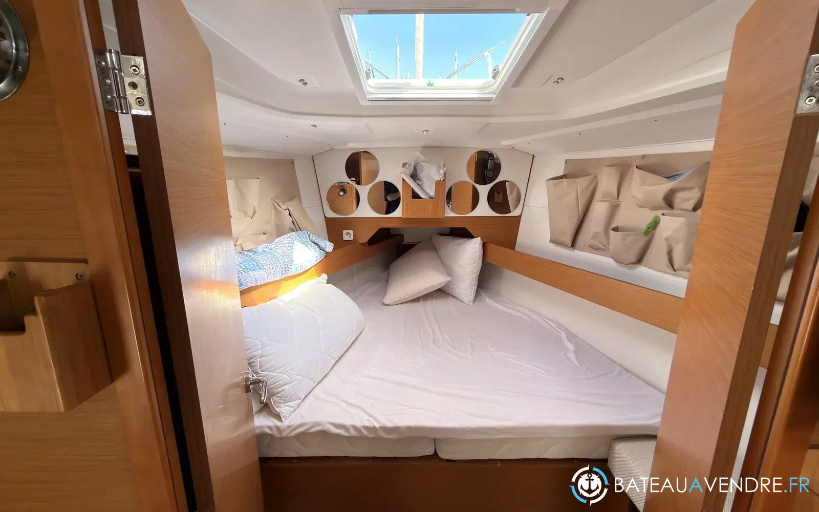 slider 23 Jeanneau Sun Odyssey 349