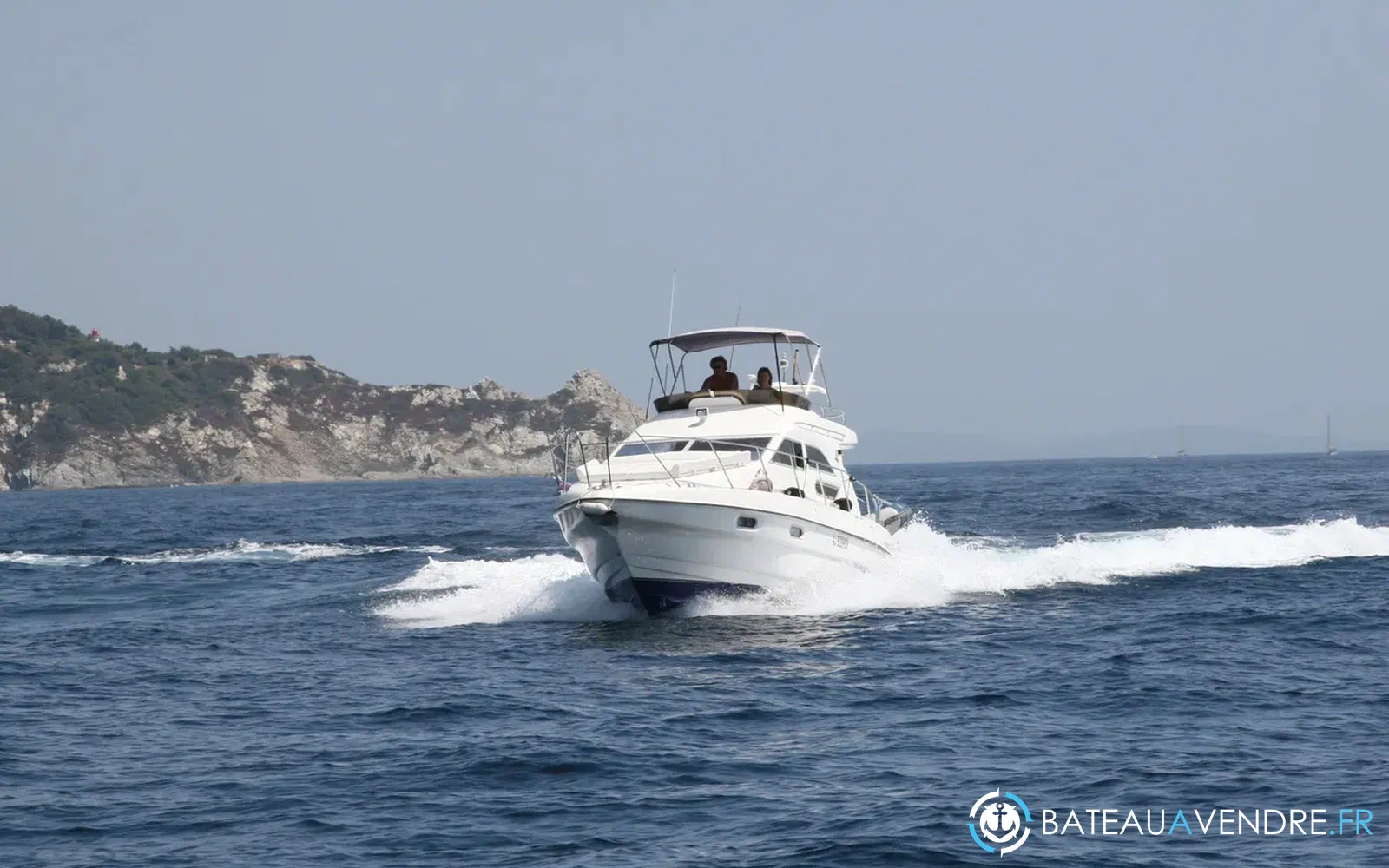 slider 2 Sealine F 33