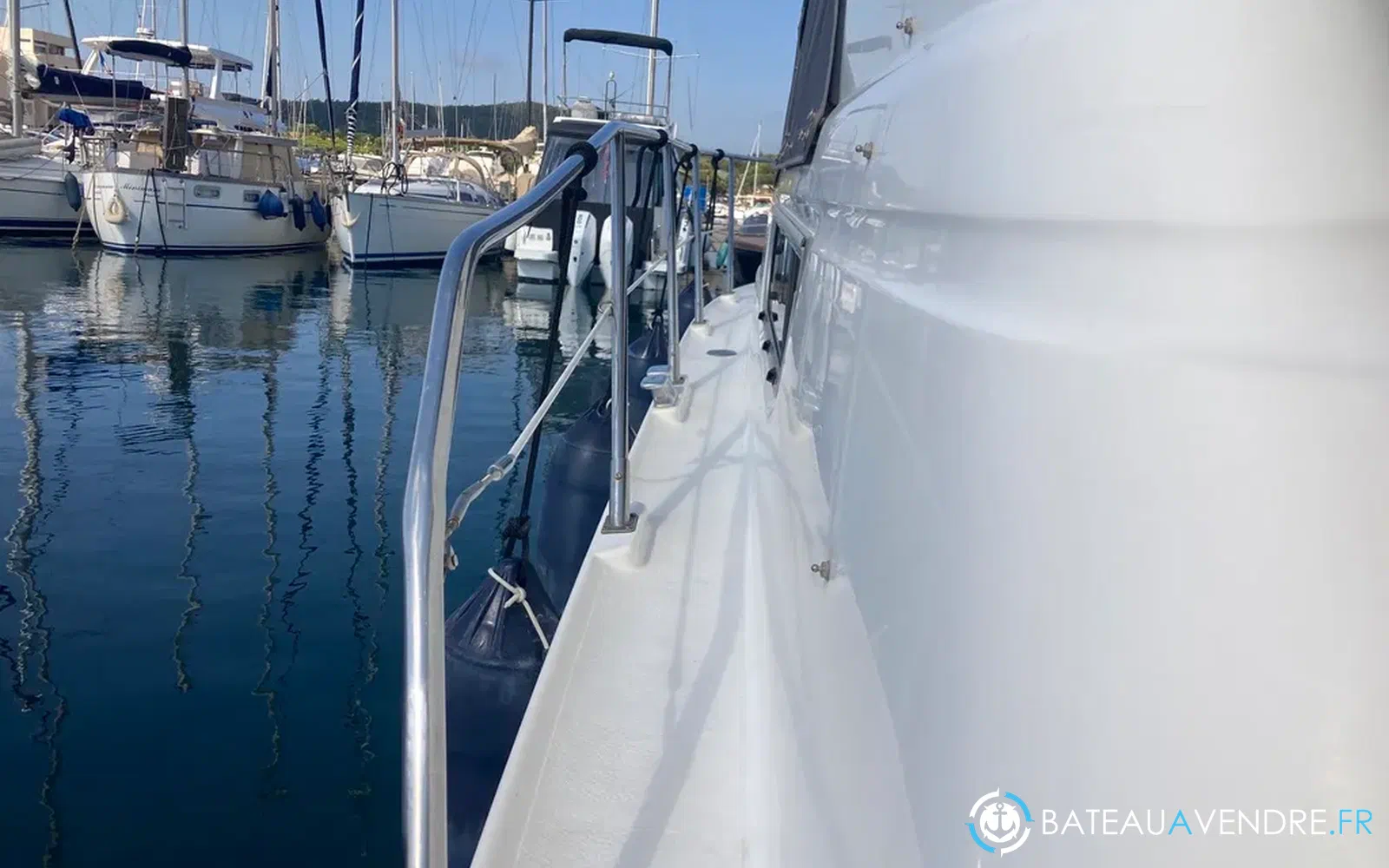 slider 21 Sealine F 33