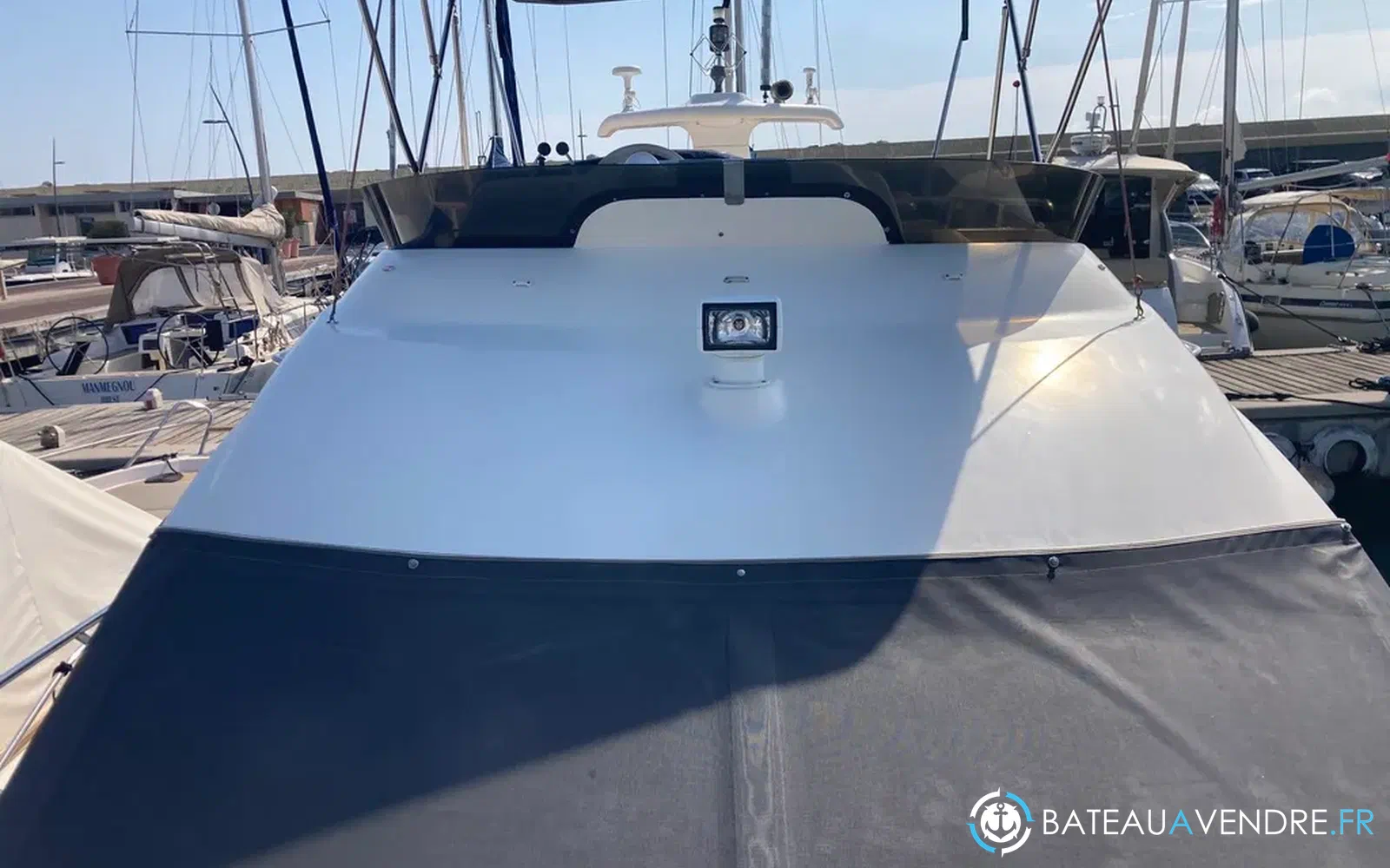 slider 8 Sealine F 33