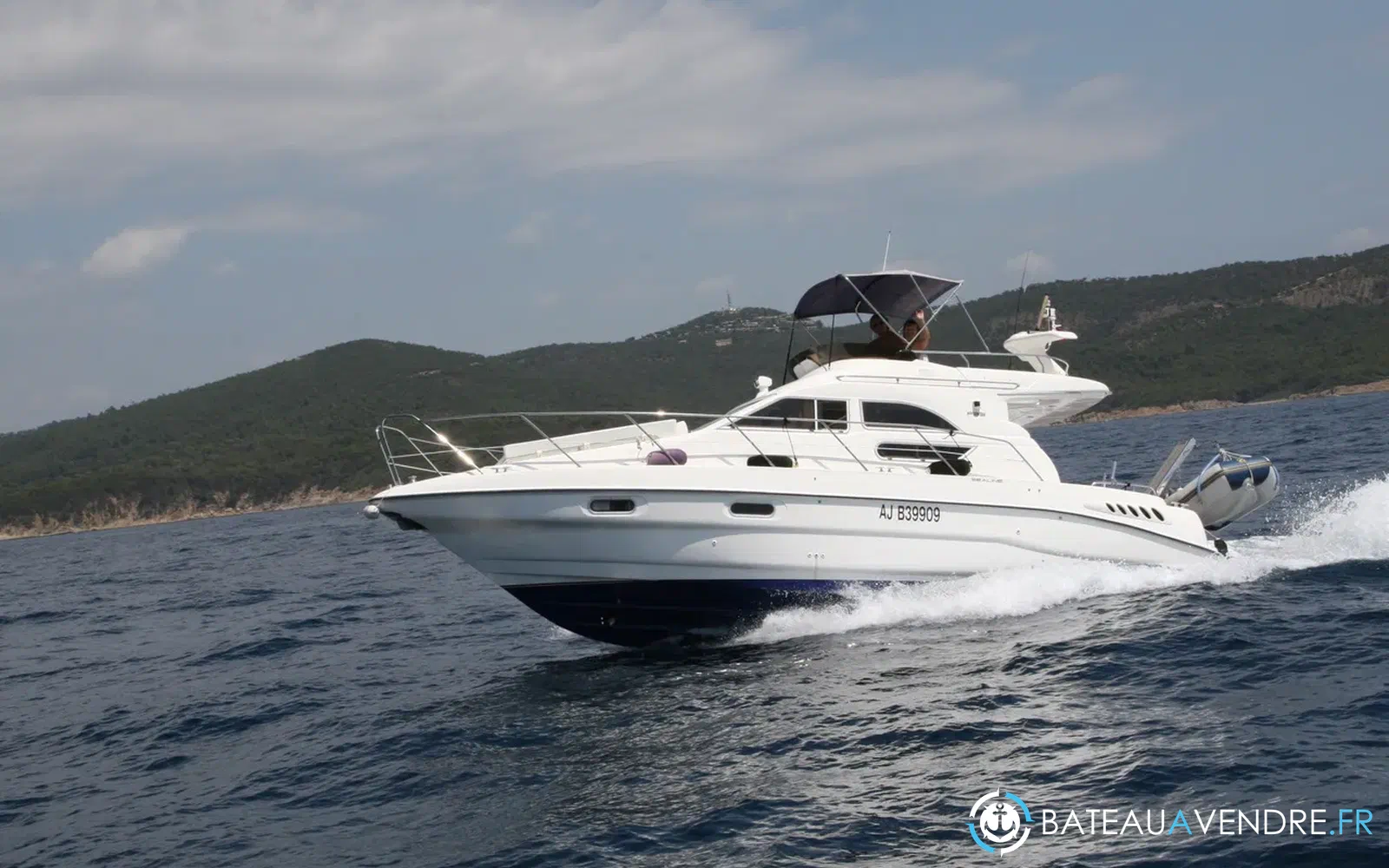 slider 1 Sealine F 33