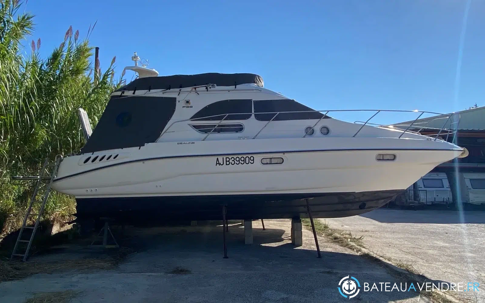 slider 5 Sealine F 33