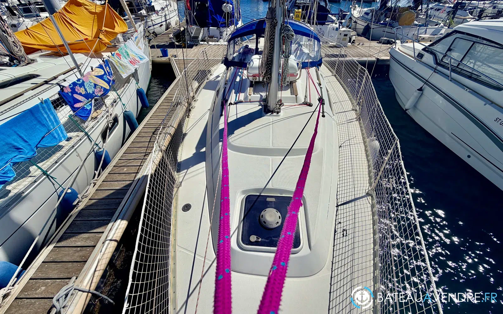 slider 12 Dufour 30 Classic