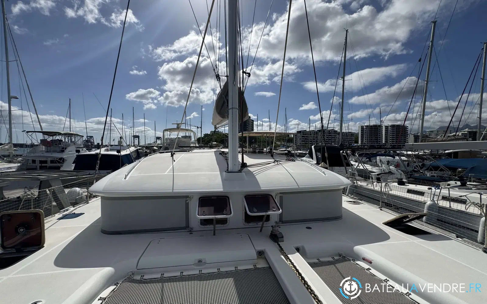 slider 1 Lagoon 400