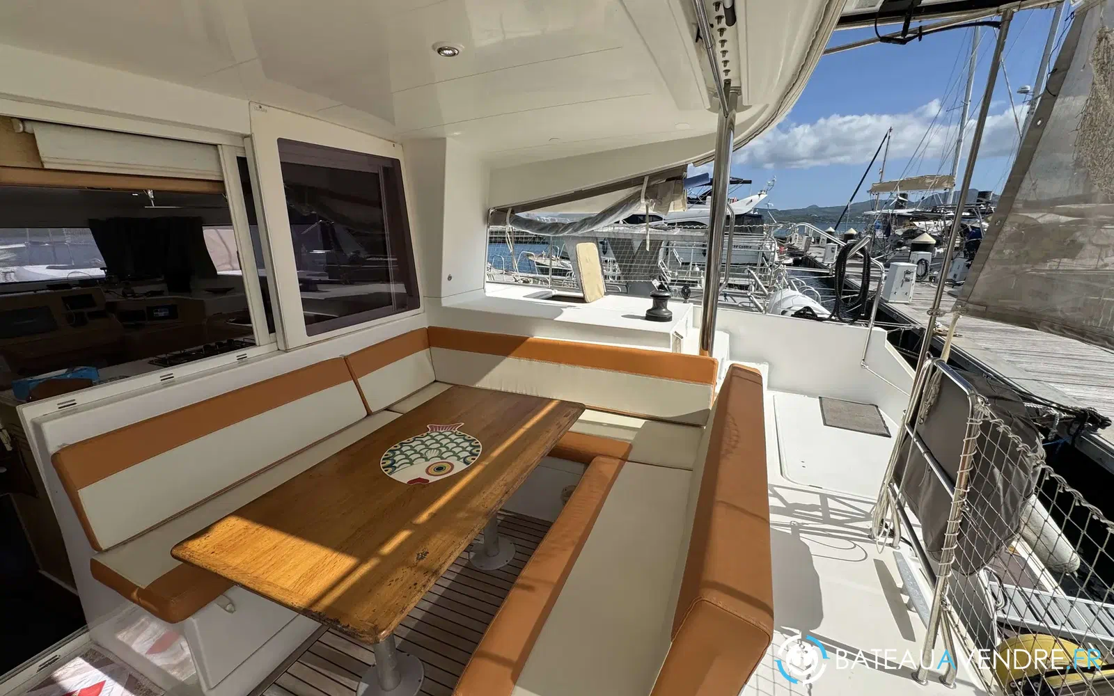 slider 33 Lagoon 400