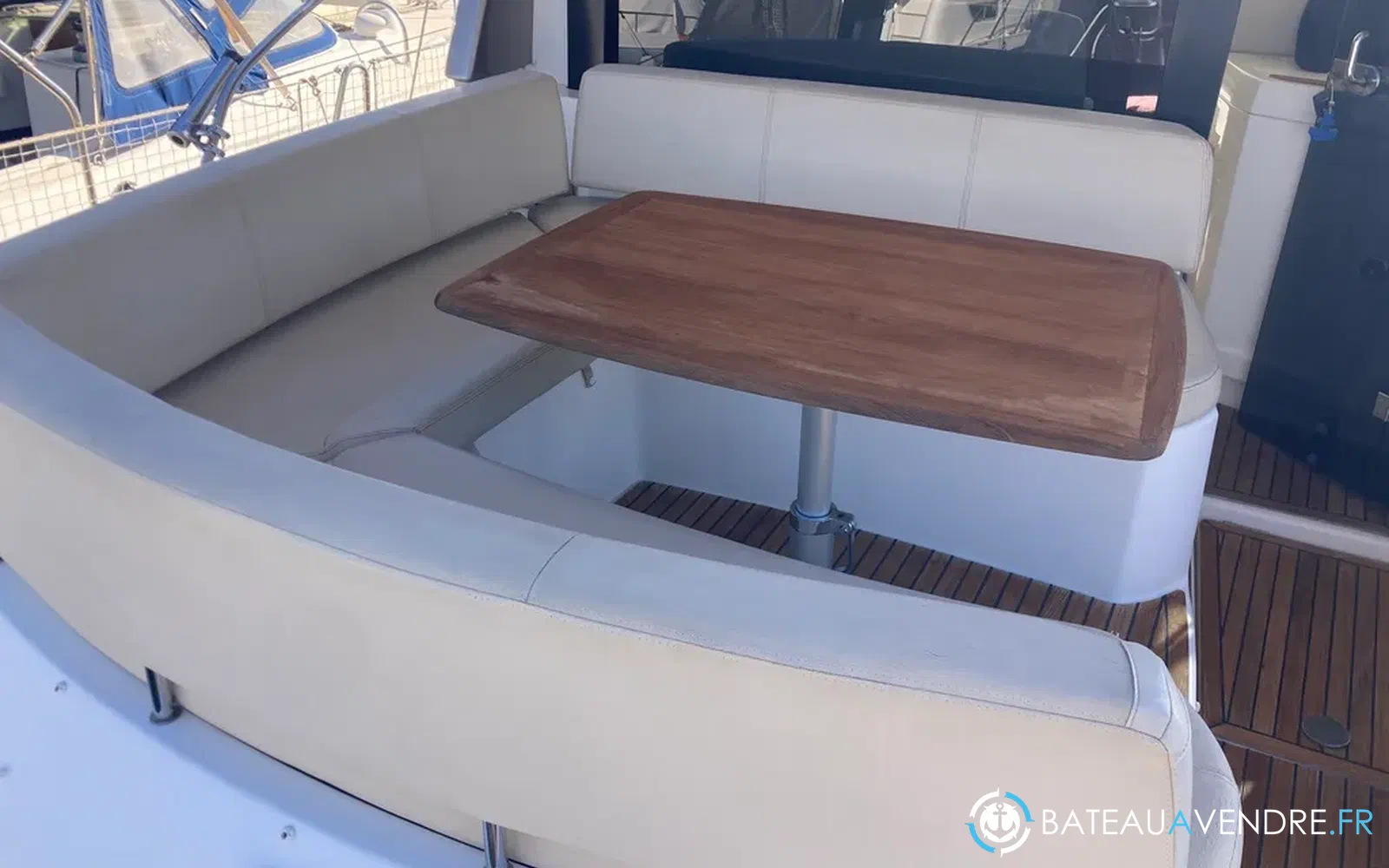 slider 8 Jeanneau Prestige 38 S