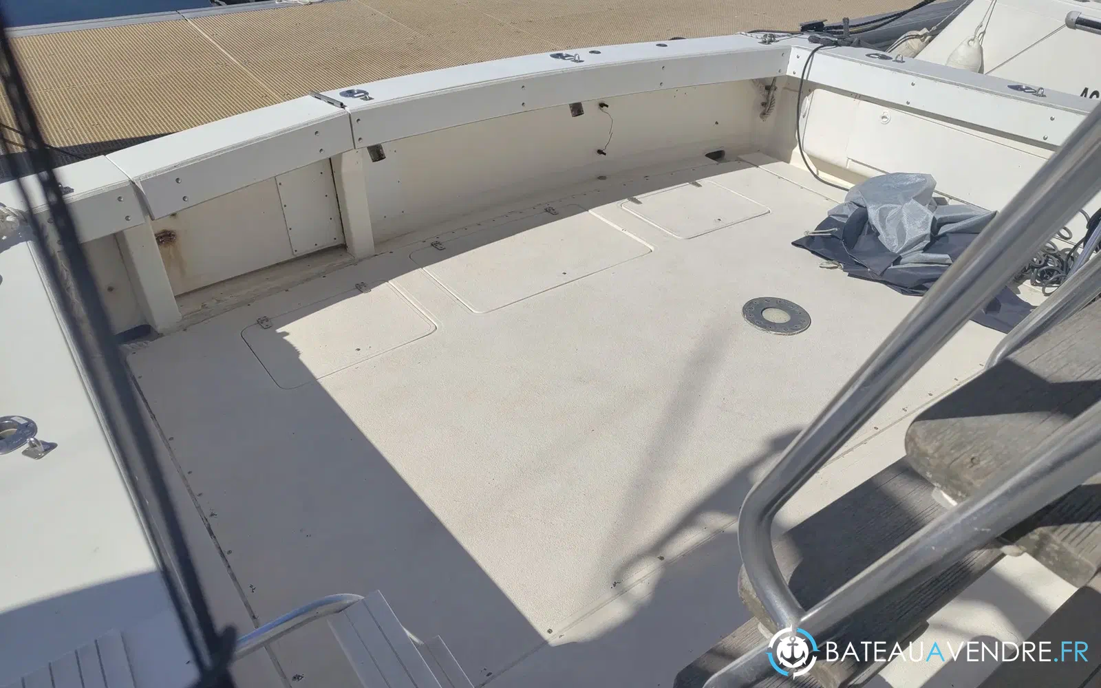 slider 10 Black Fin 38 Flybridge