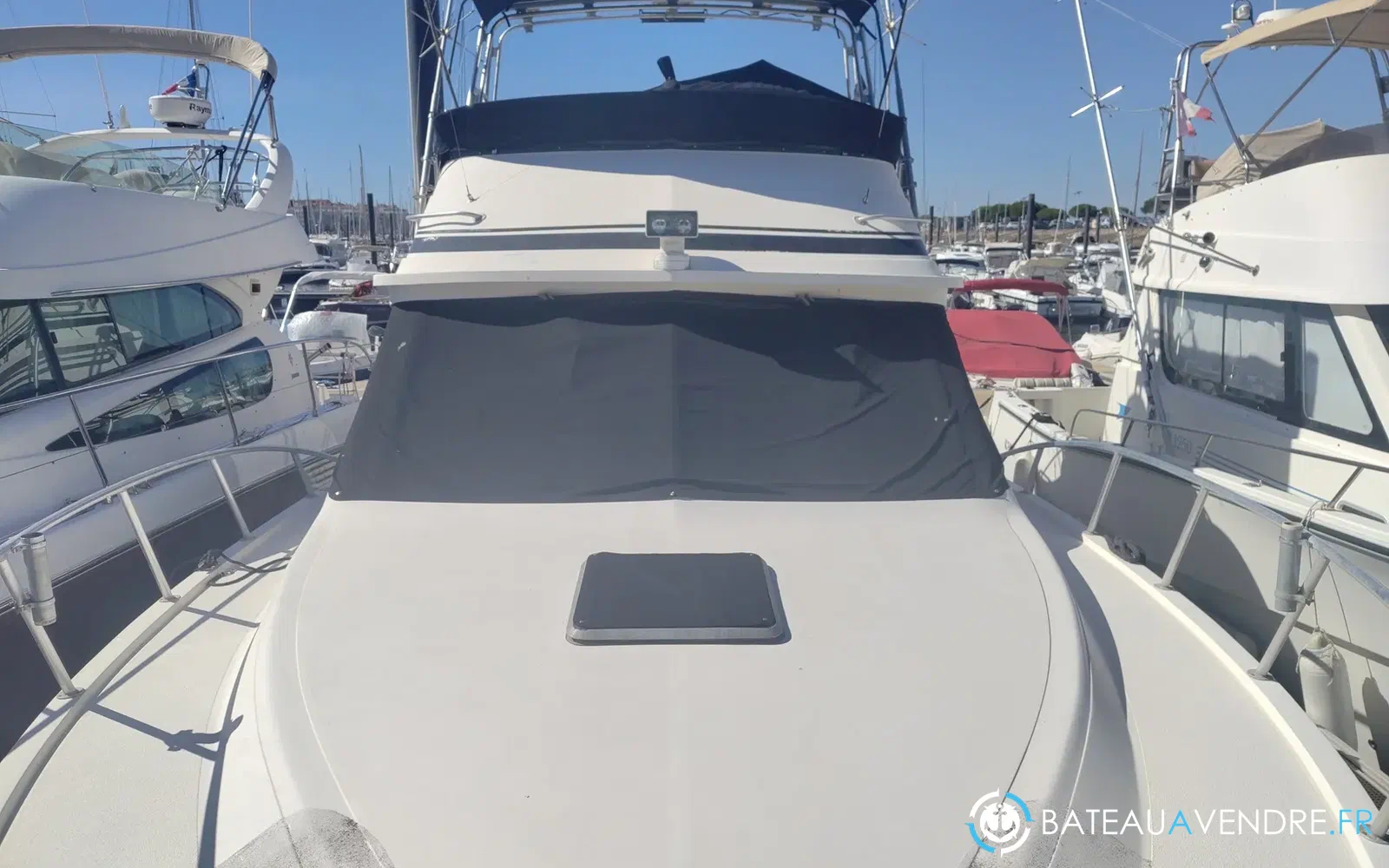 slider 13 Black Fin 38 Flybridge
