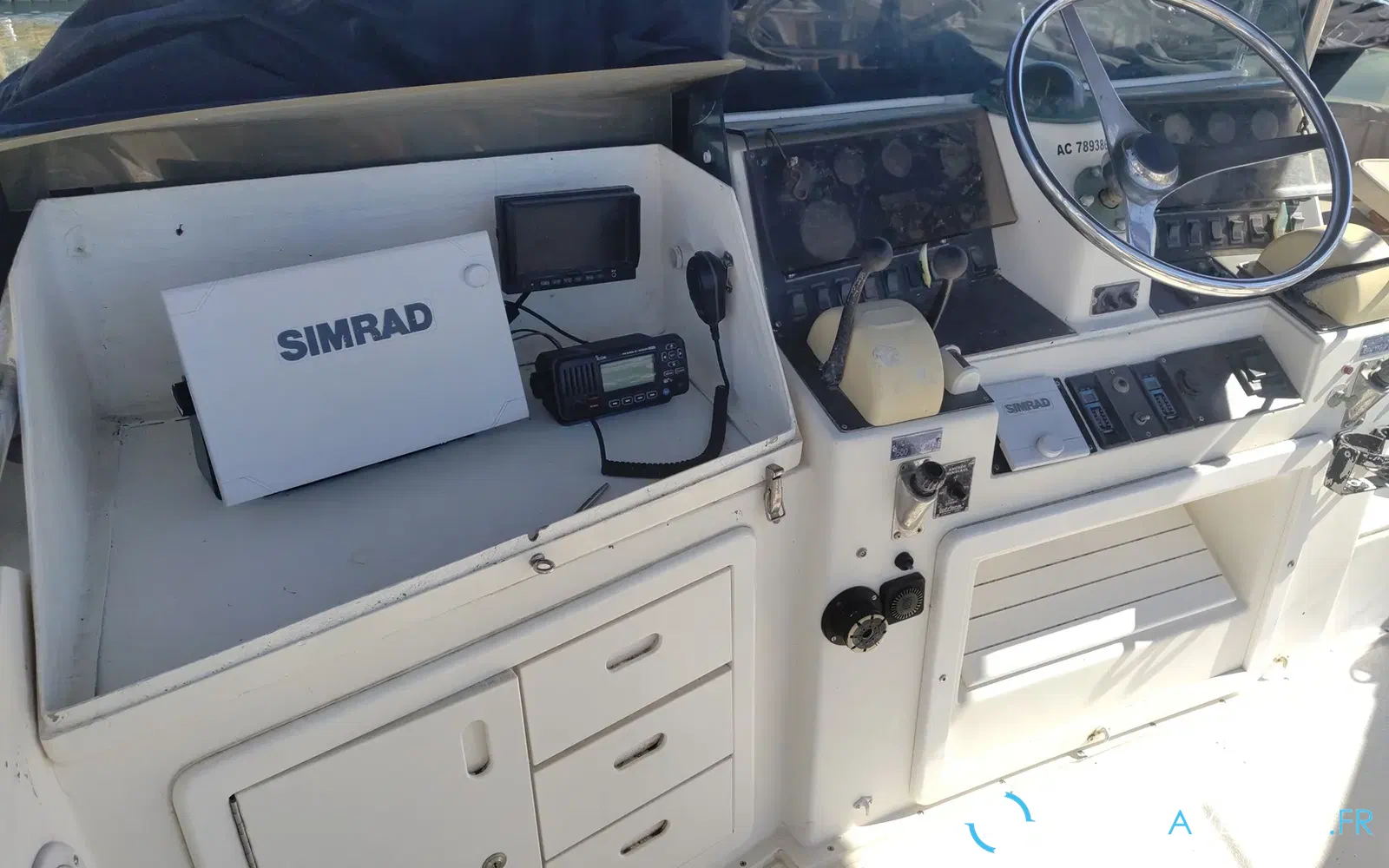 slider 15 Black Fin 38 Flybridge