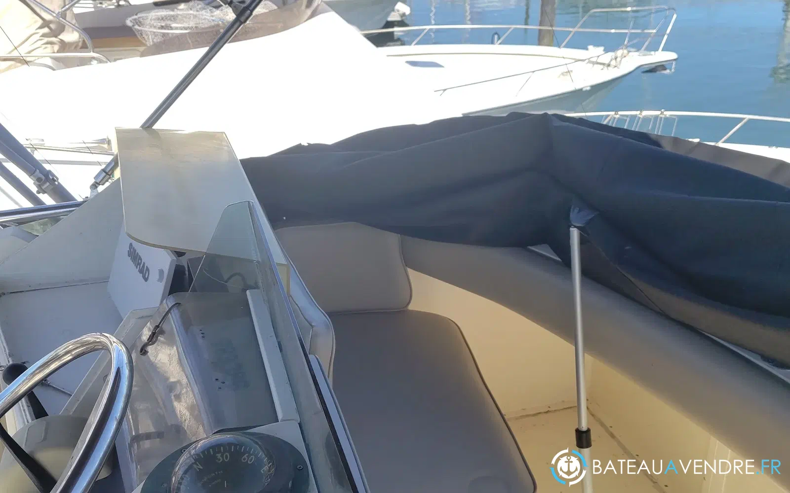 slider 17 Black Fin 38 Flybridge