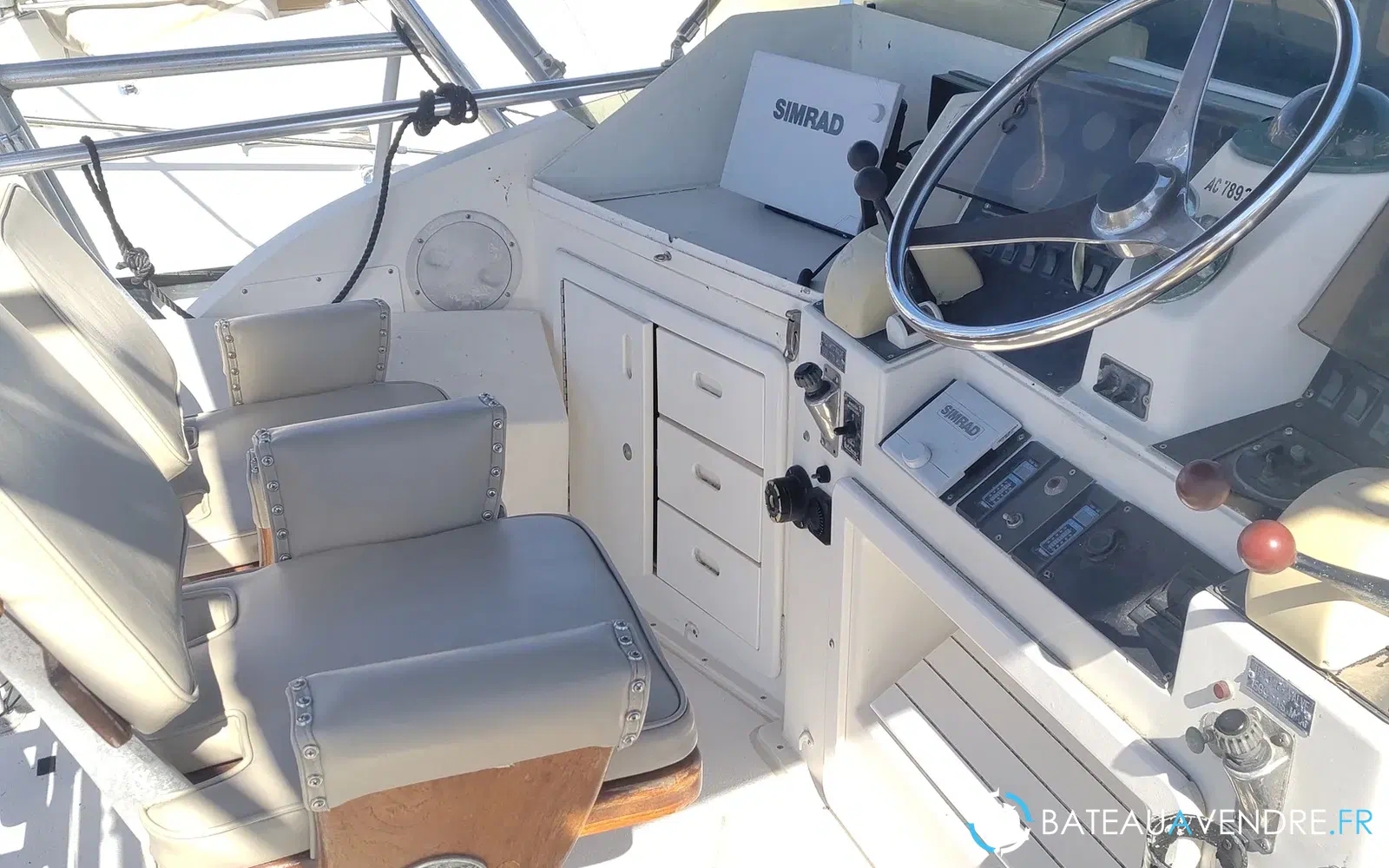 slider 14 Black Fin 38 Flybridge