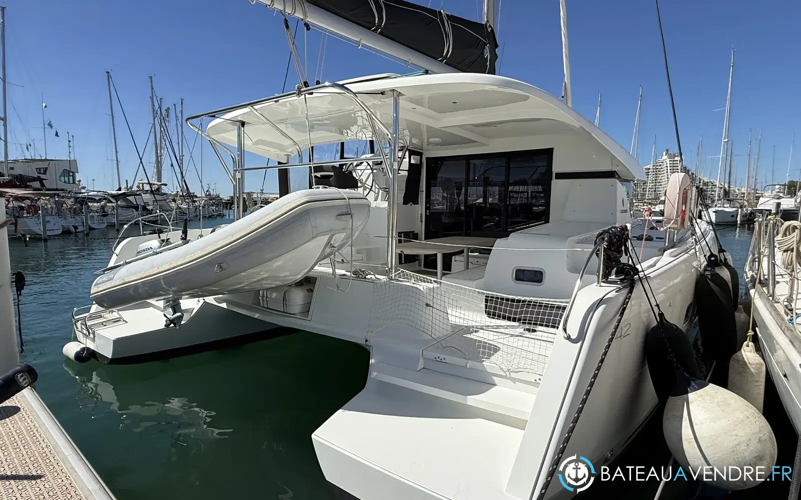 slider 1 Lagoon 42