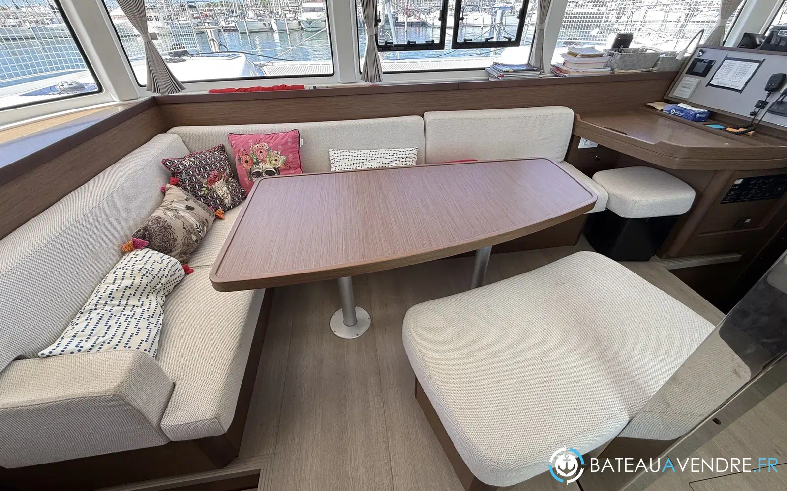 slider 22 Lagoon 42