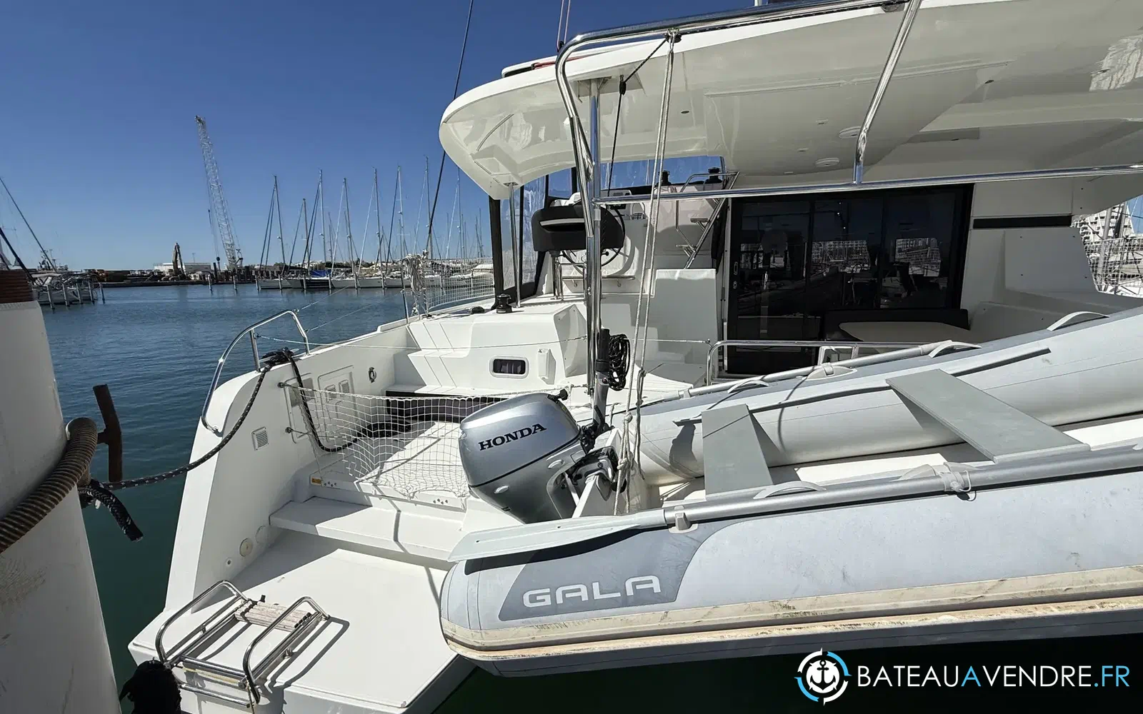 slider 4 Lagoon 42