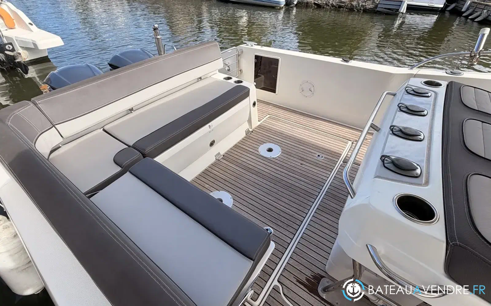 slider 23 Jeanneau Cap Camarat 9.0 CC