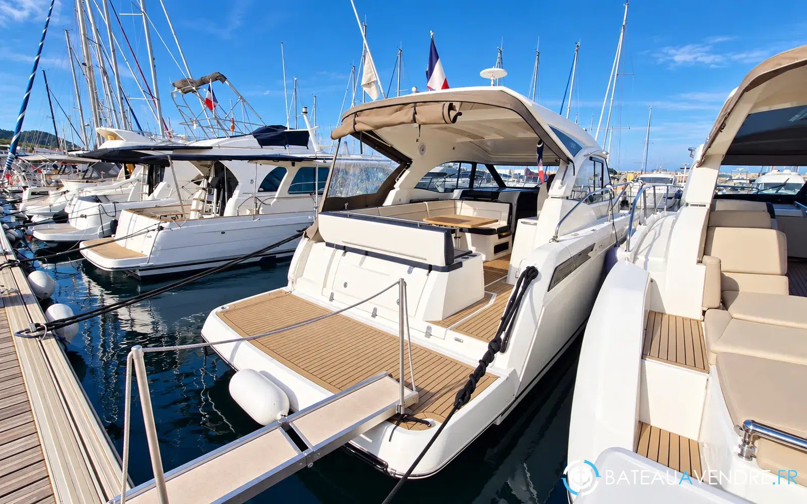 slider 0 Jeanneau Leader 33 Sportop
