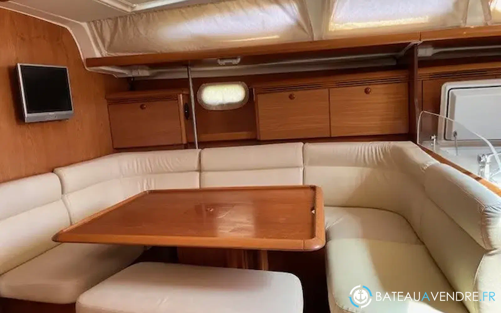 slider 29 Jeanneau Sun Odyssey 43