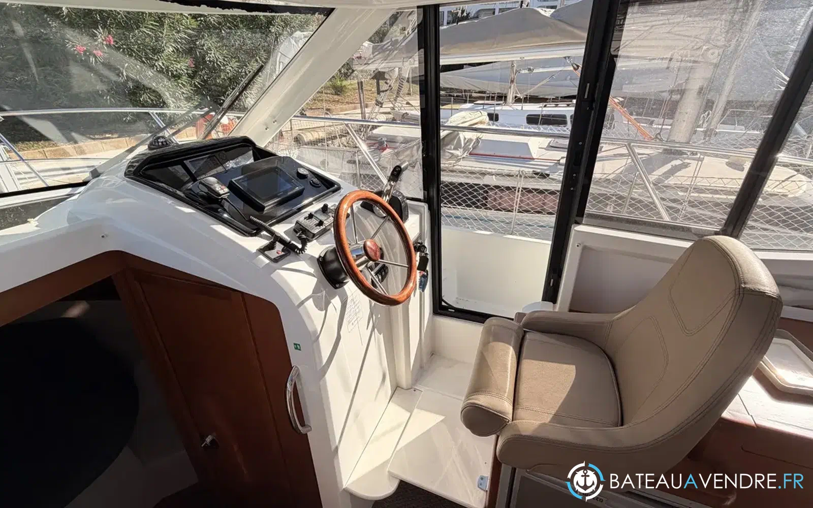 slider 23 Jeanneau Merry Fisher 855