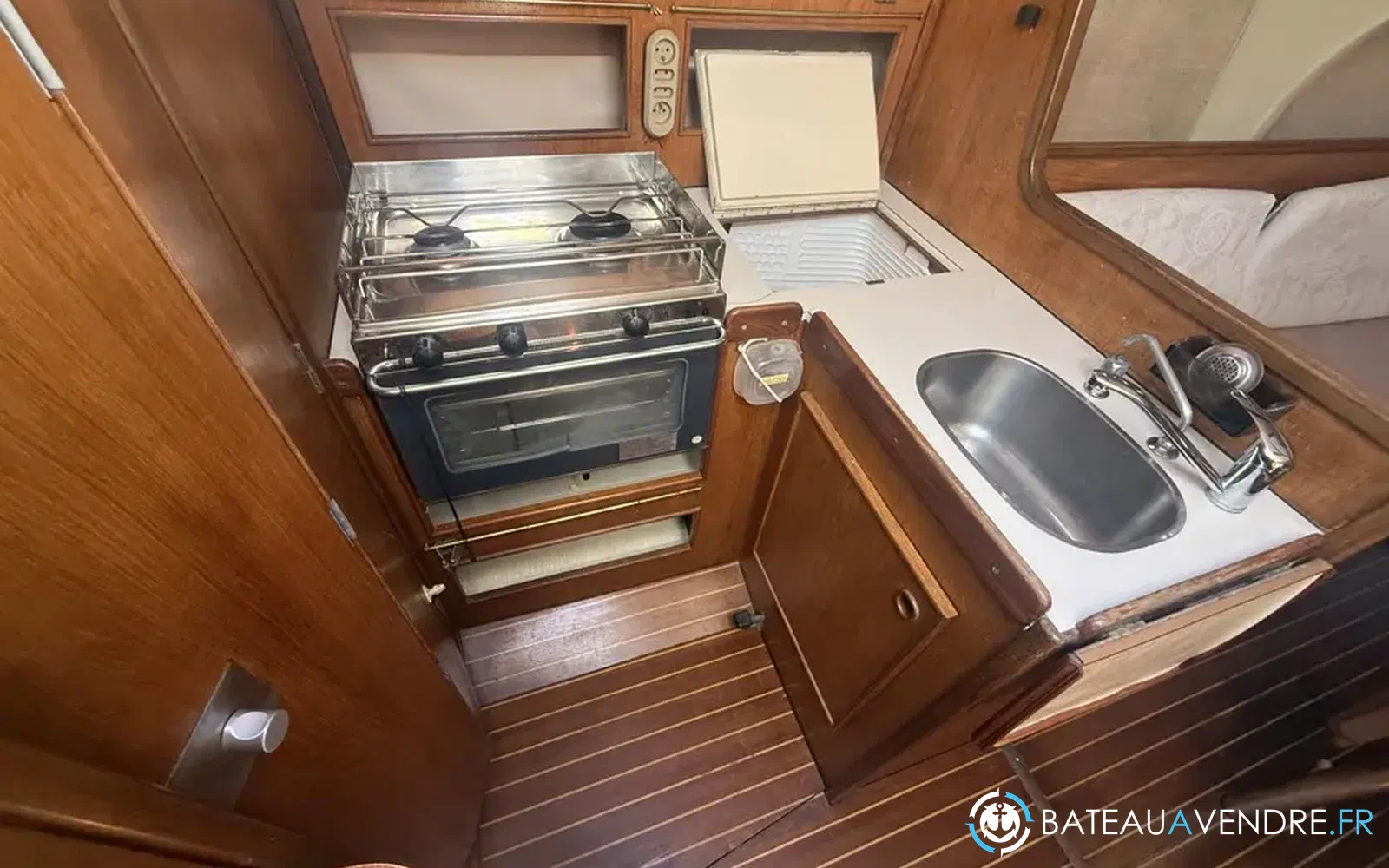 slider 23 Jeanneau Attalia 32