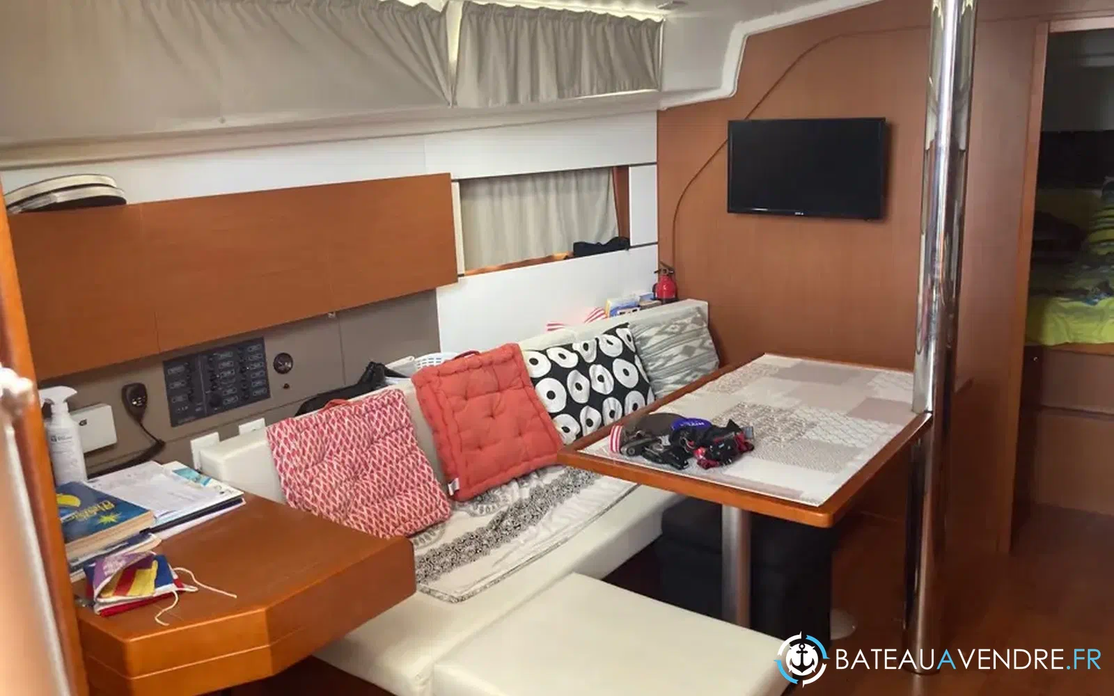 slider 11 Beneteau Oceanis 38
