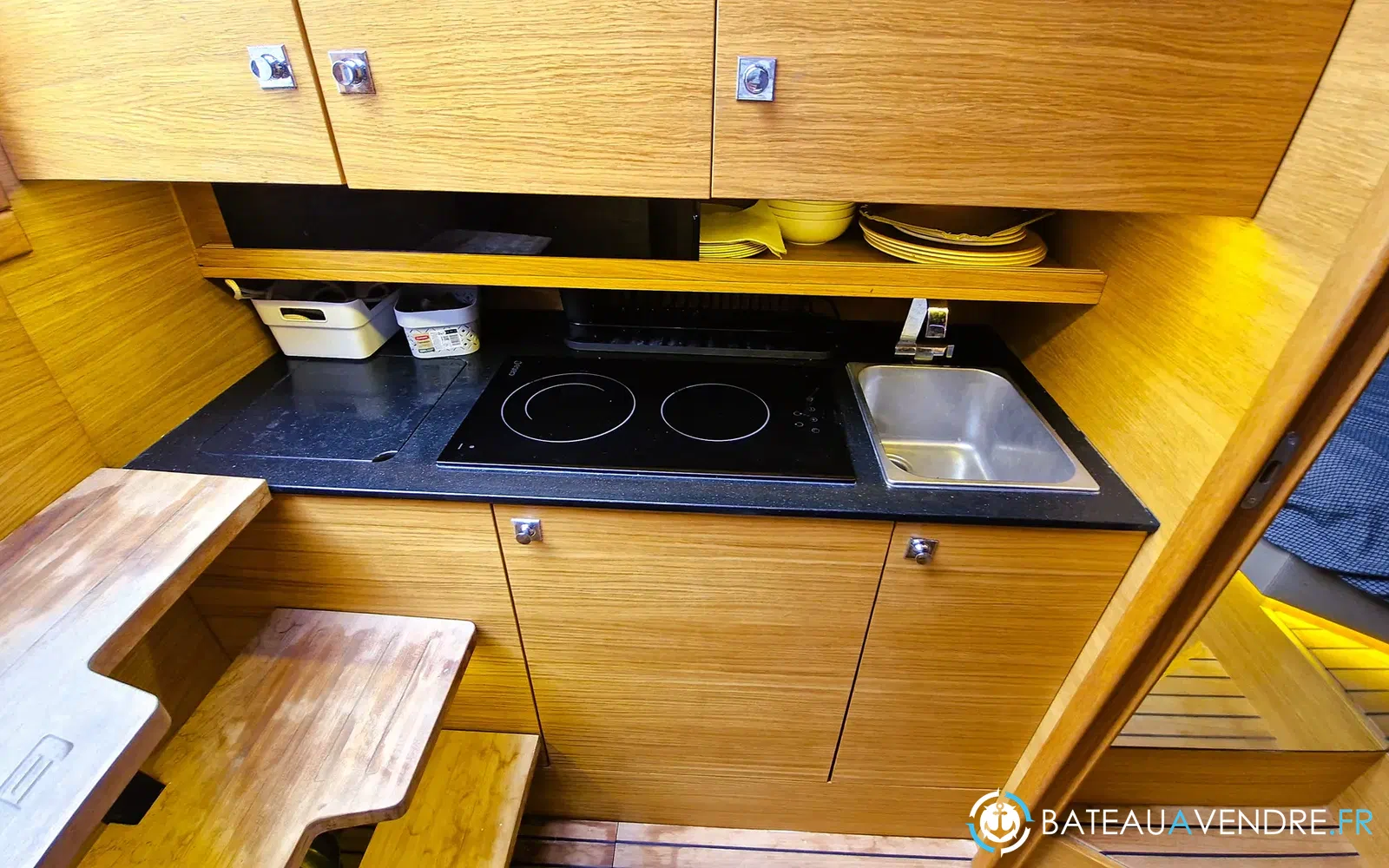 slider 9 De Antonio Yachts D33 Cruiser