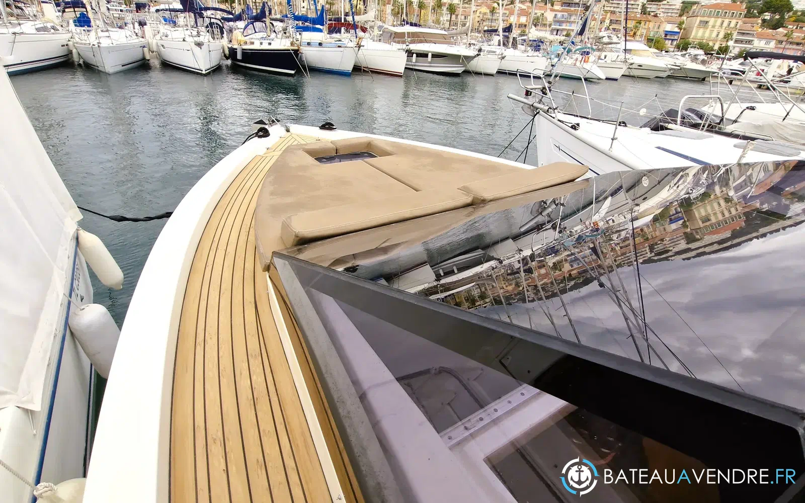 slider 3 De Antonio Yachts D33 Cruiser