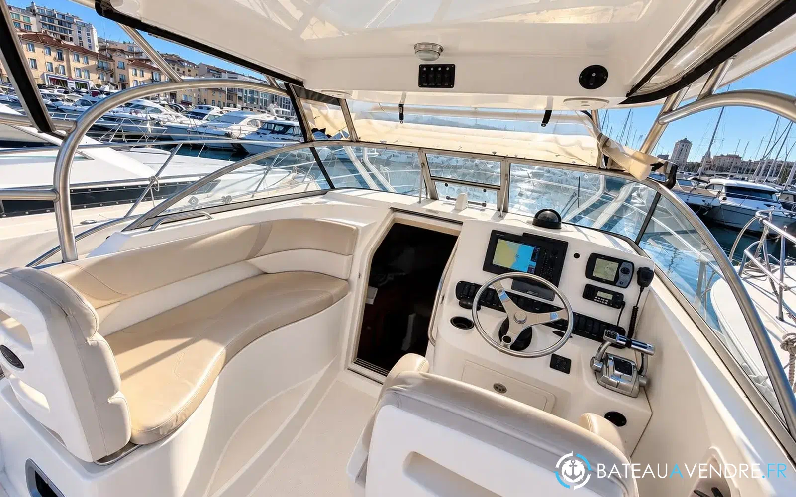 slider 10 Boston Whaler 305 Conquest