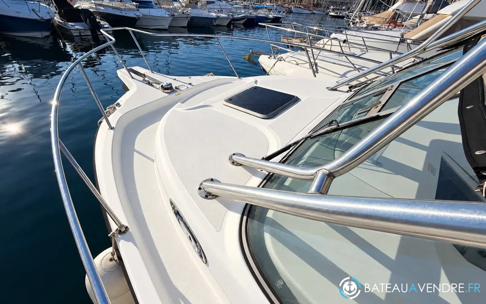 slider 14 Boston Whaler 305 Conquest