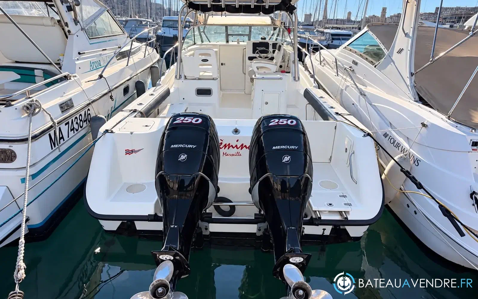 slider 3 Boston Whaler 305 Conquest