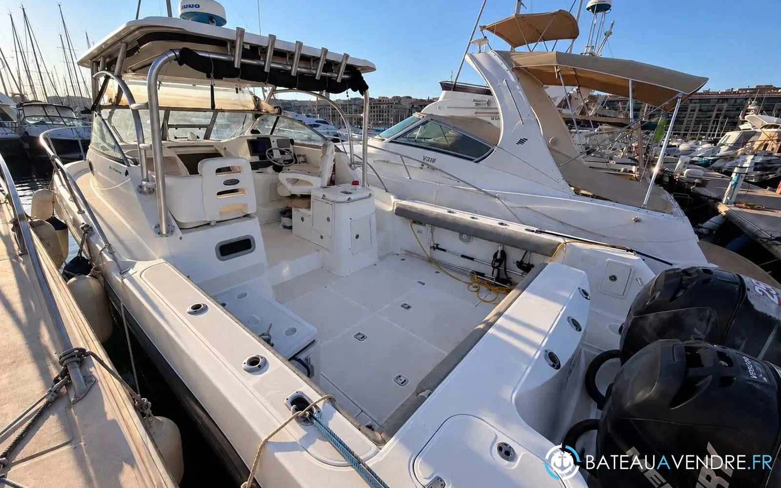 slider 4 Boston Whaler 305 Conquest