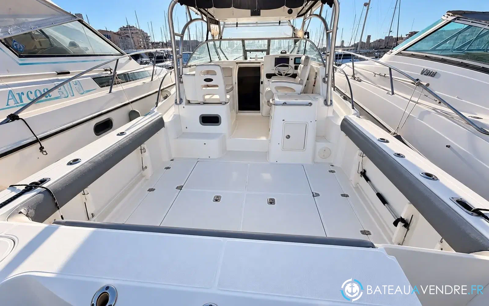 slider 5 Boston Whaler 305 Conquest