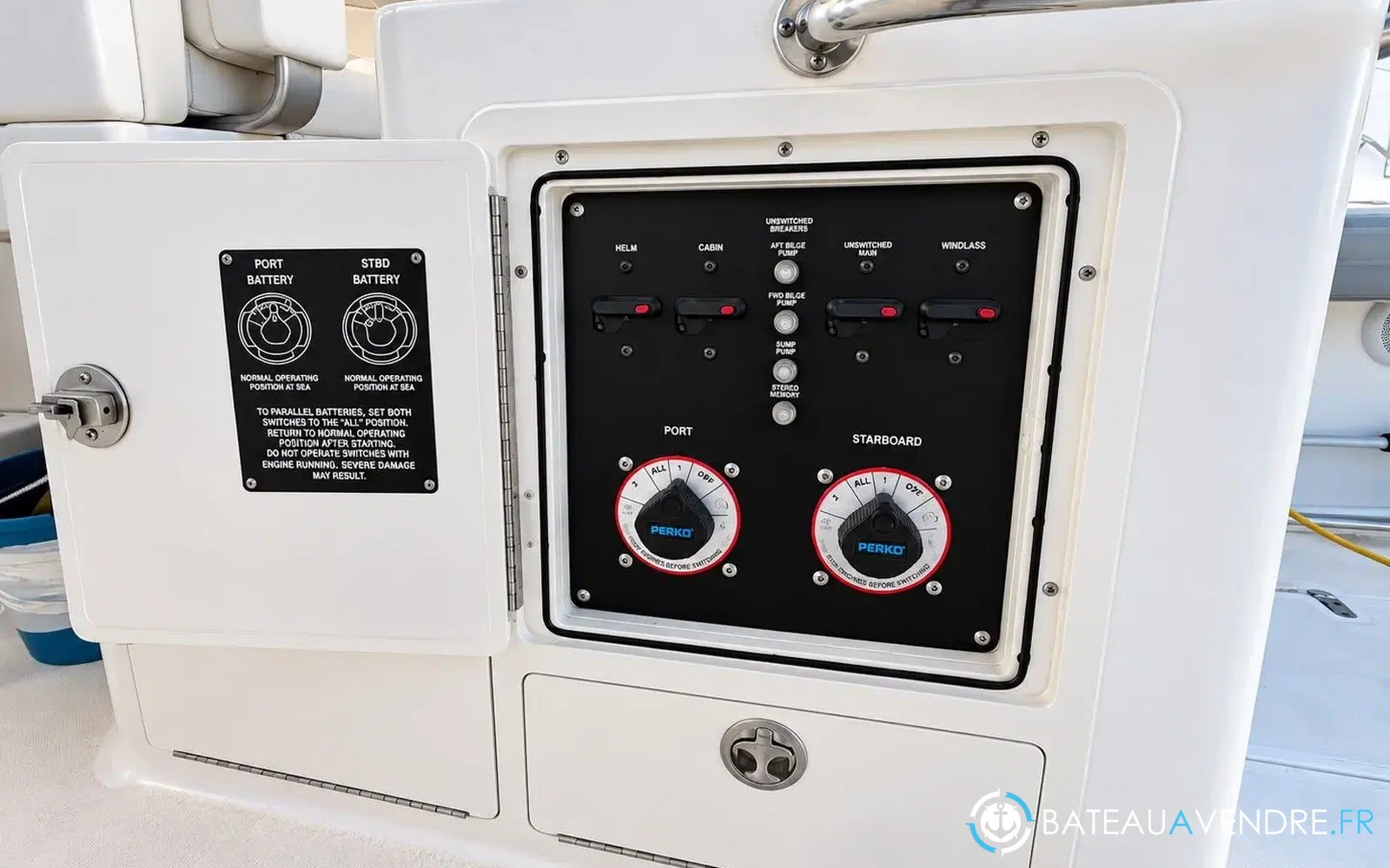 slider 8 Boston Whaler 305 Conquest