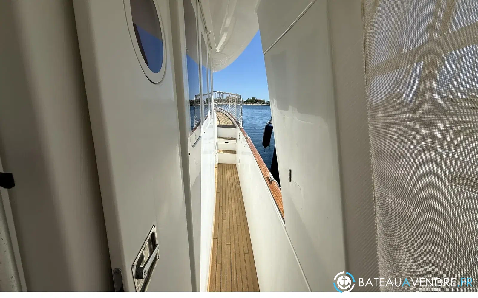 slider 7 Beneteau Swift Trawler 42