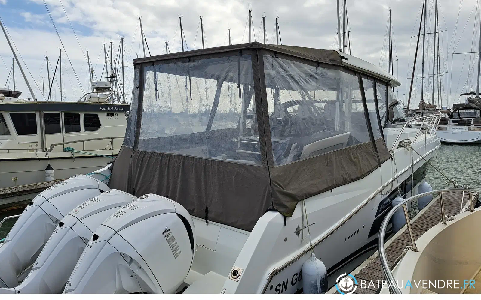slider 4 Jeanneau Cap Camarat 12.5 WA