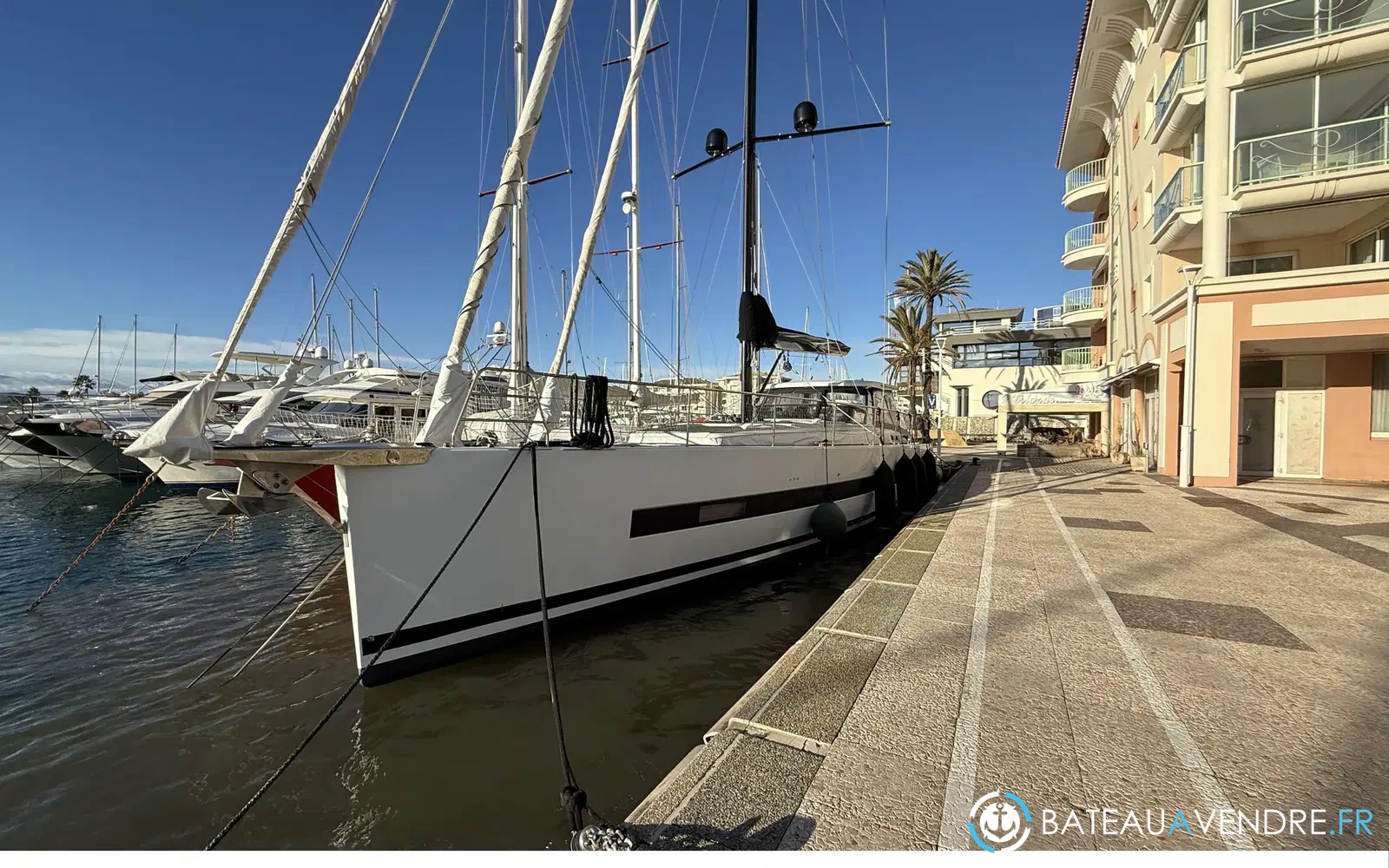 slider 1 Beneteau Oceanis Yacht 62