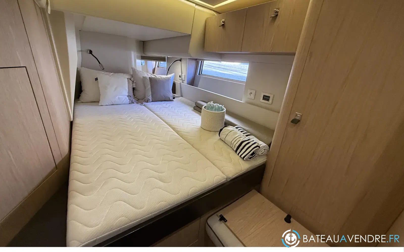 slider 33 Beneteau Oceanis Yacht 62