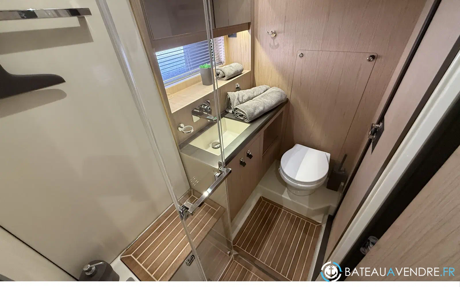 slider 34 Beneteau Oceanis Yacht 62