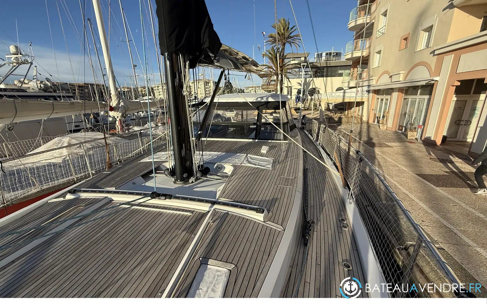 slider 4 Beneteau Oceanis Yacht 62