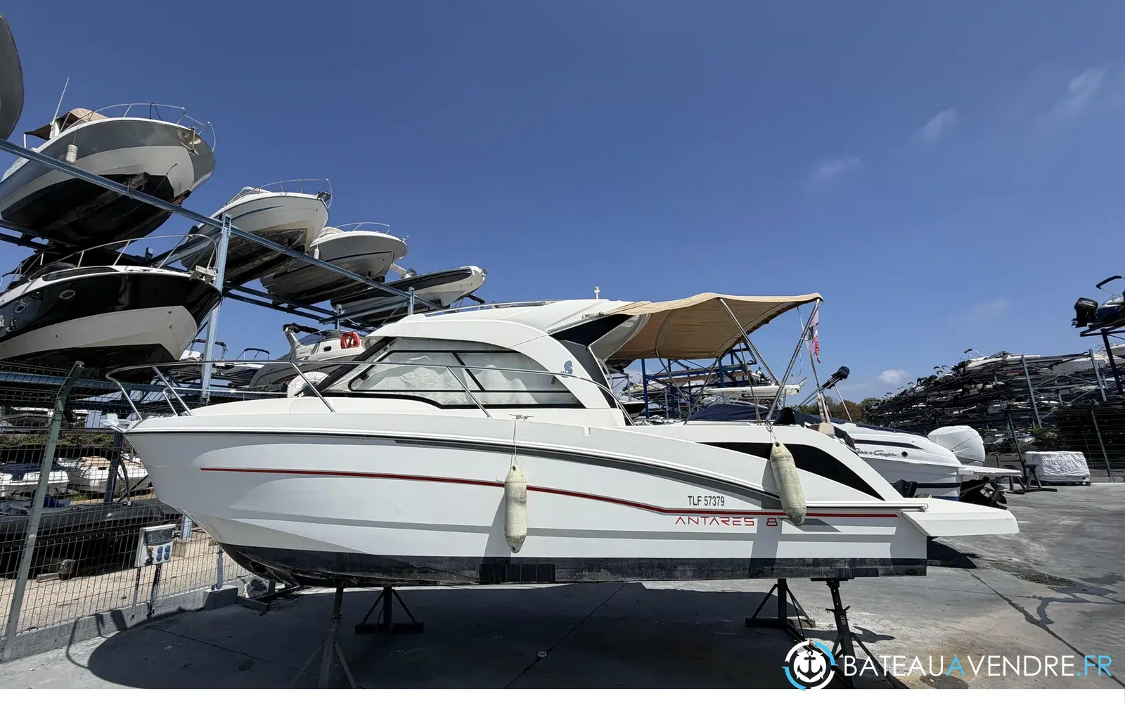 slider 0 Beneteau Antares 8 OB