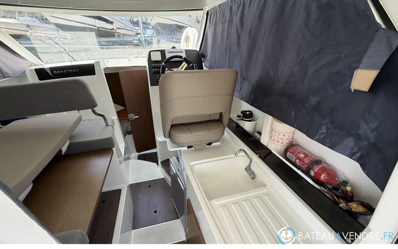 slider 9 Beneteau Antares 8 OB